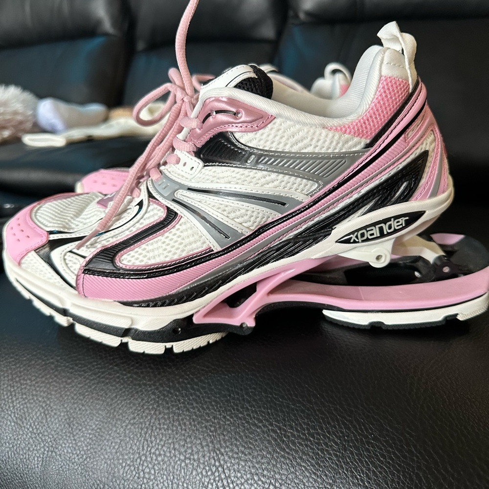 X-pander shoes